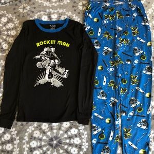 Boys (16) 100% cotton PJs